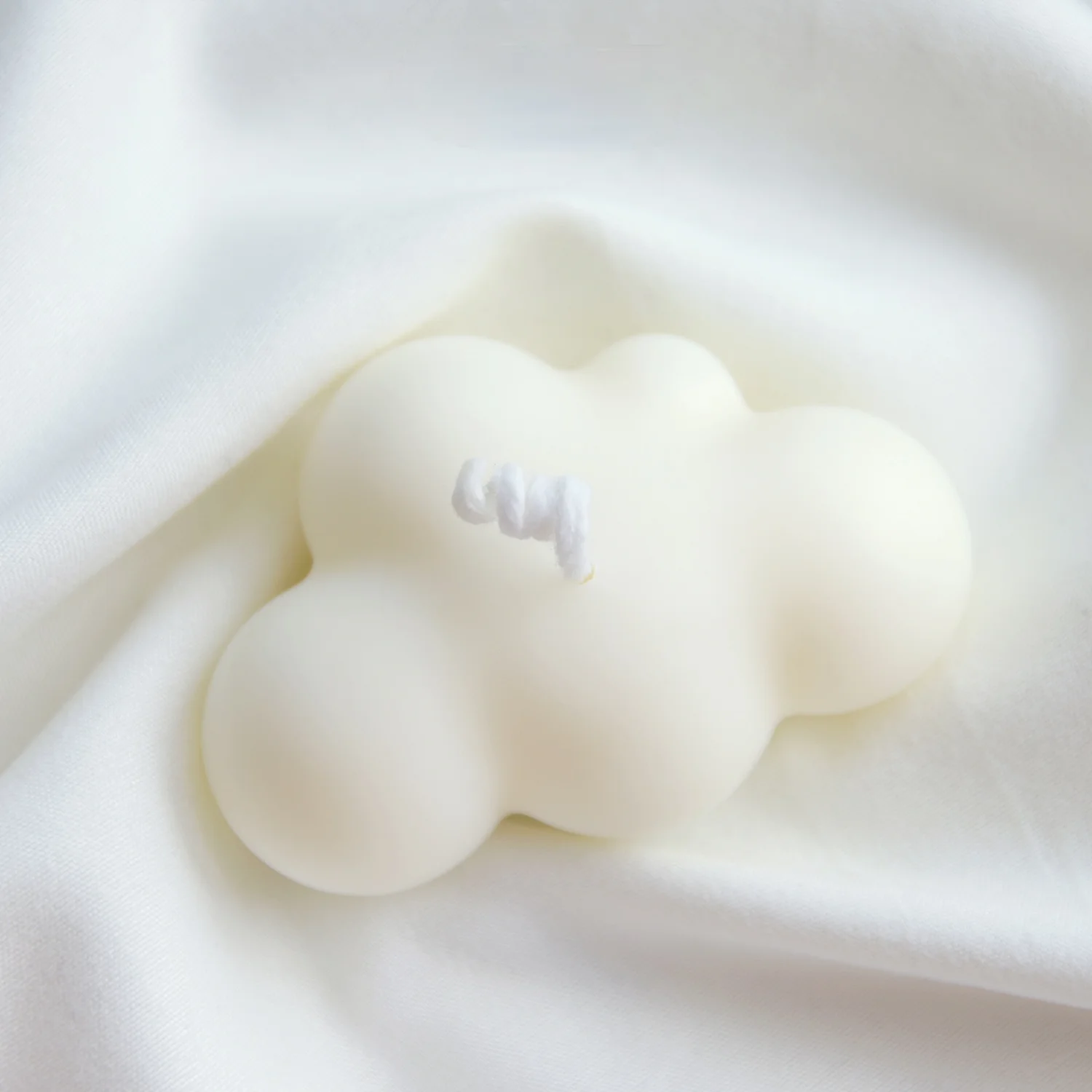 Small Cloud Shape Candle