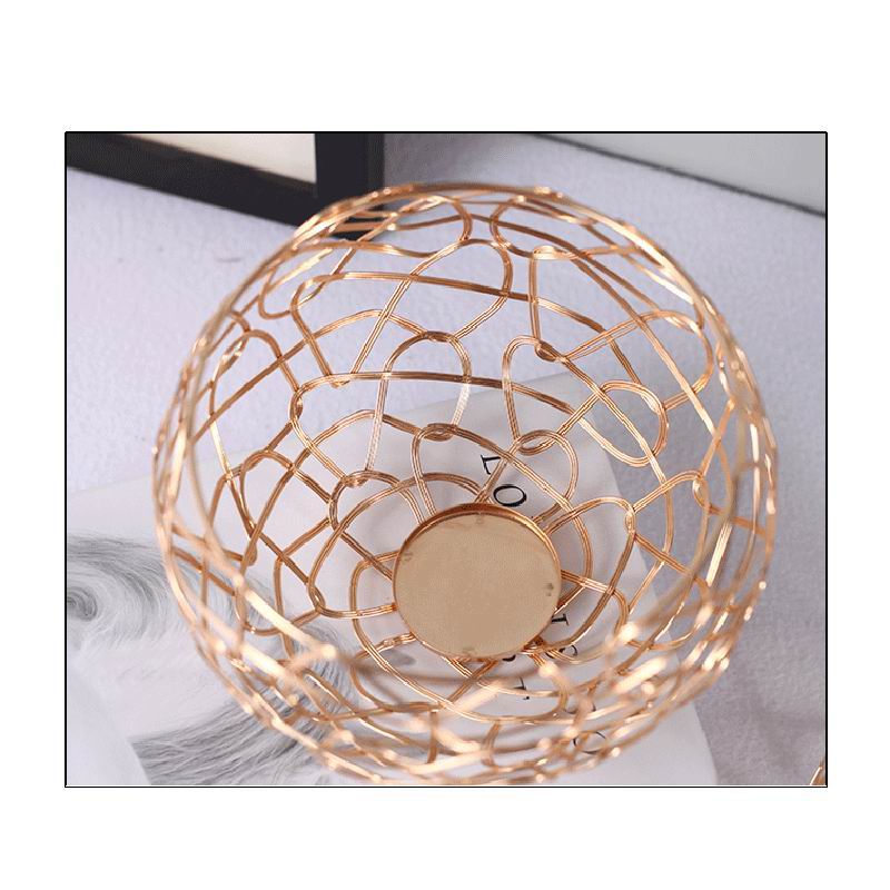 Set of 3 Metal Candle Holders in Gold Color