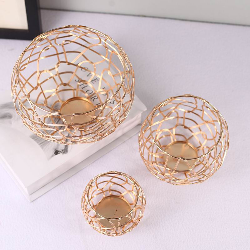 Set of 3 Metal Candle Holders in Gold Color