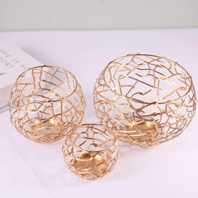 Set of 3 Metal Candle Holders in Gold Color