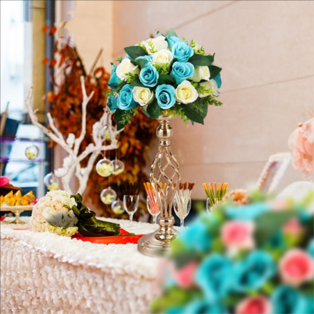 Creative Hollow Metal Candle Holder in Silver and Gold